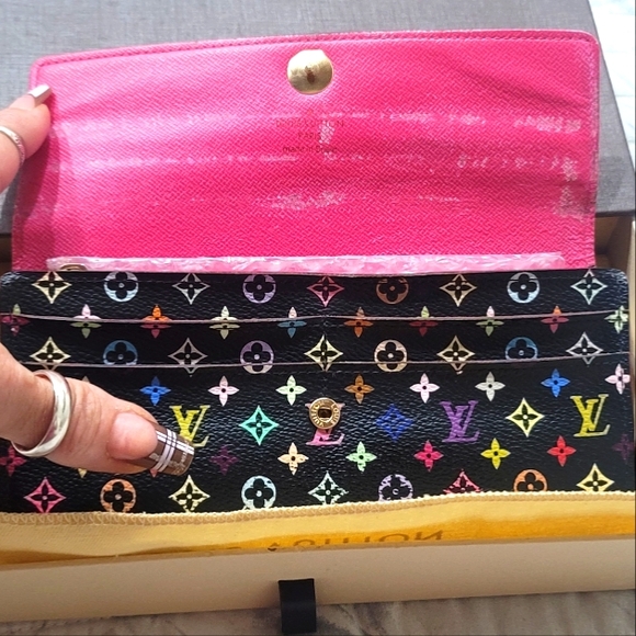 Louis Vuitton Monogram Zippy Wallet - Picture 12 of 16